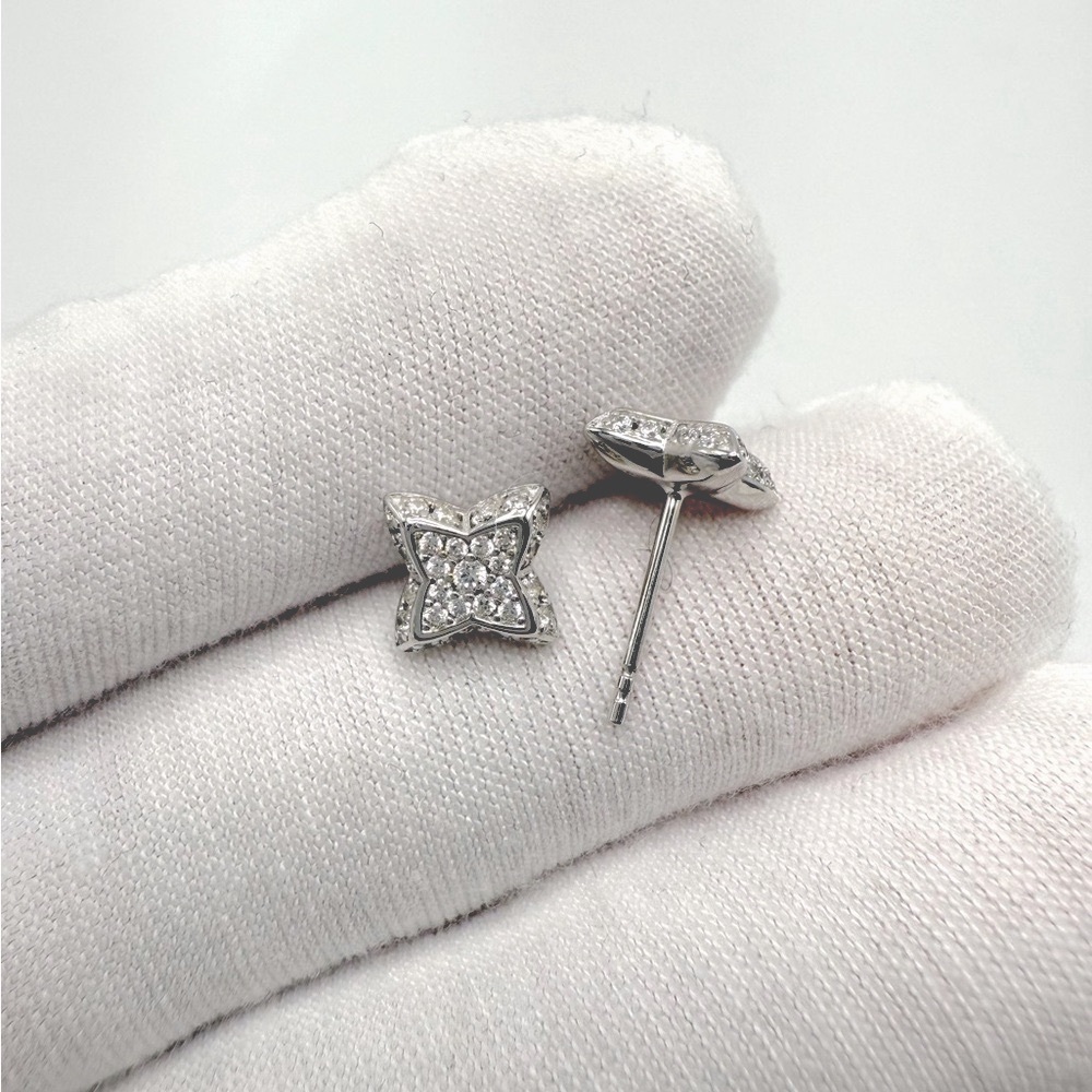 .925 Sterling Silver Clover Style Cz Post Earrings